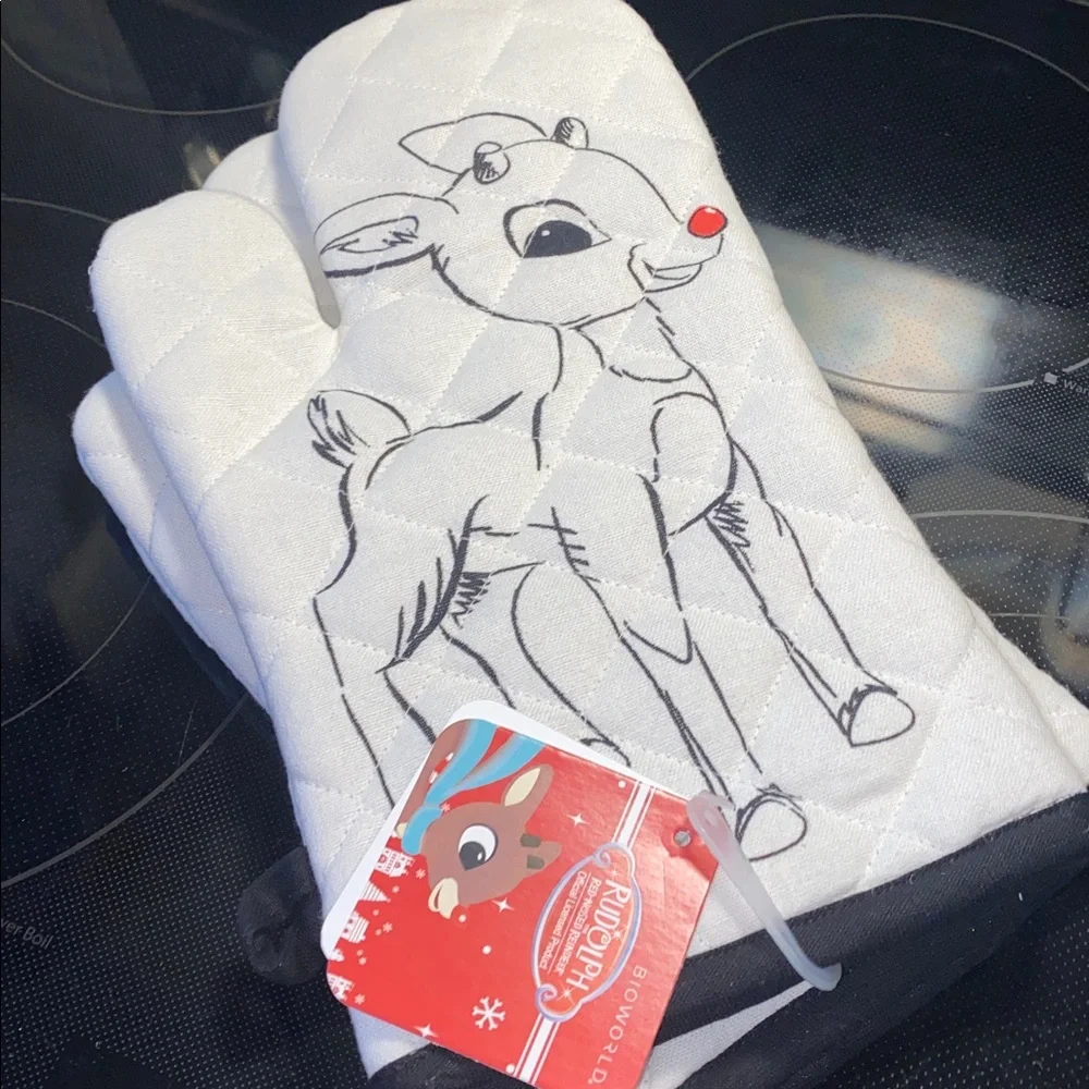 Bioworld Rudolph The Red‎ Nose Reindeer Oven Mitts Set Black and White NWT